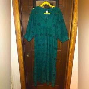 DRA LOS ANGELES 100% cotton embroidered dress in green
Size L